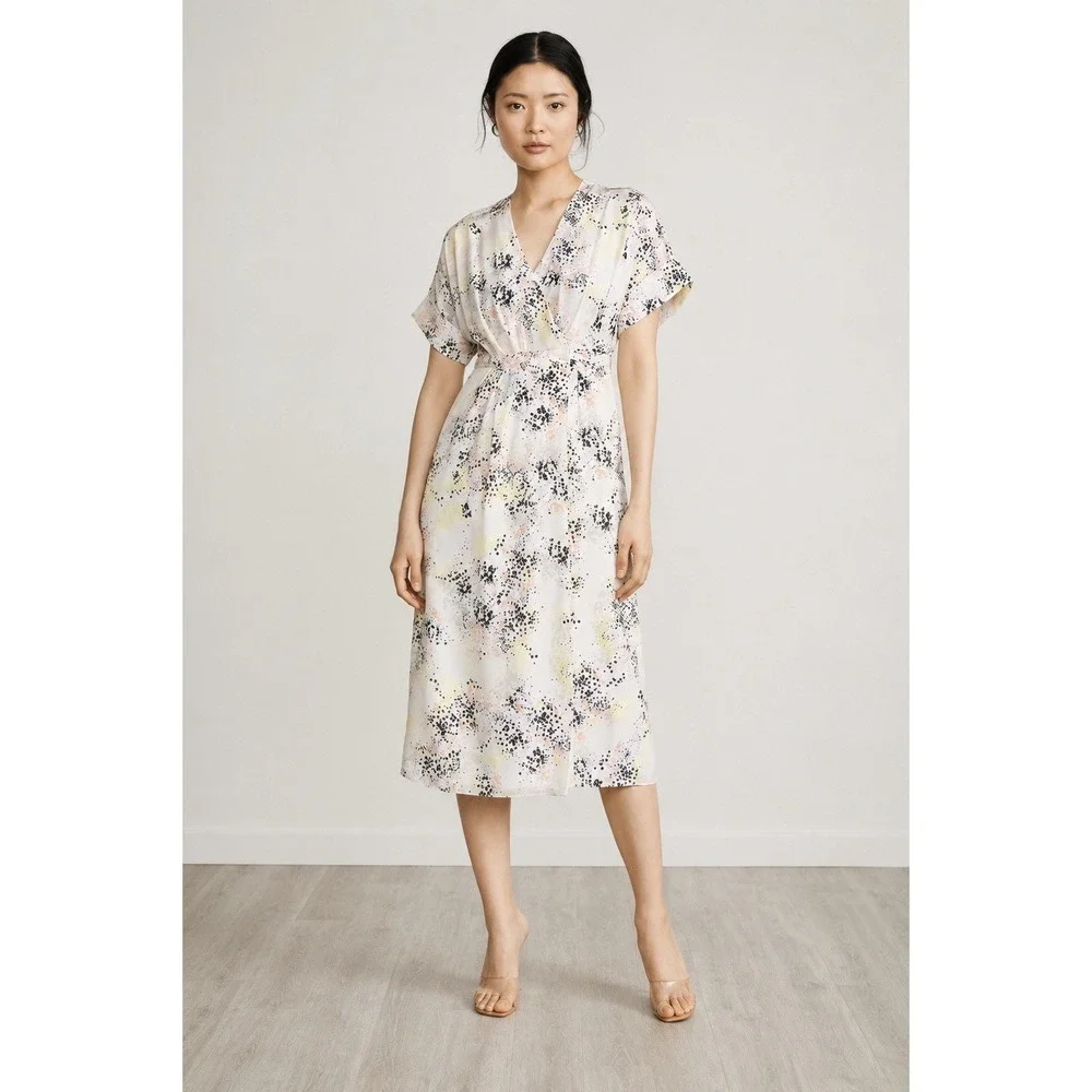 Equipment Tavine 100% Silk Wrap Dress Pockets Kimono Sleeve Abstract Floral Sz 4
